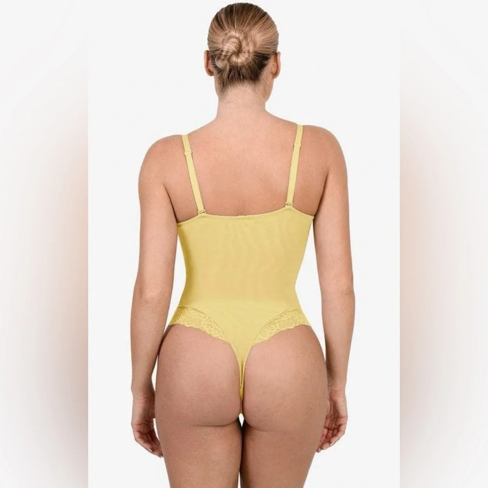 Popilush Shapewear Lace Deep V-Neck Sculpting Thong Bodysuit NWT
